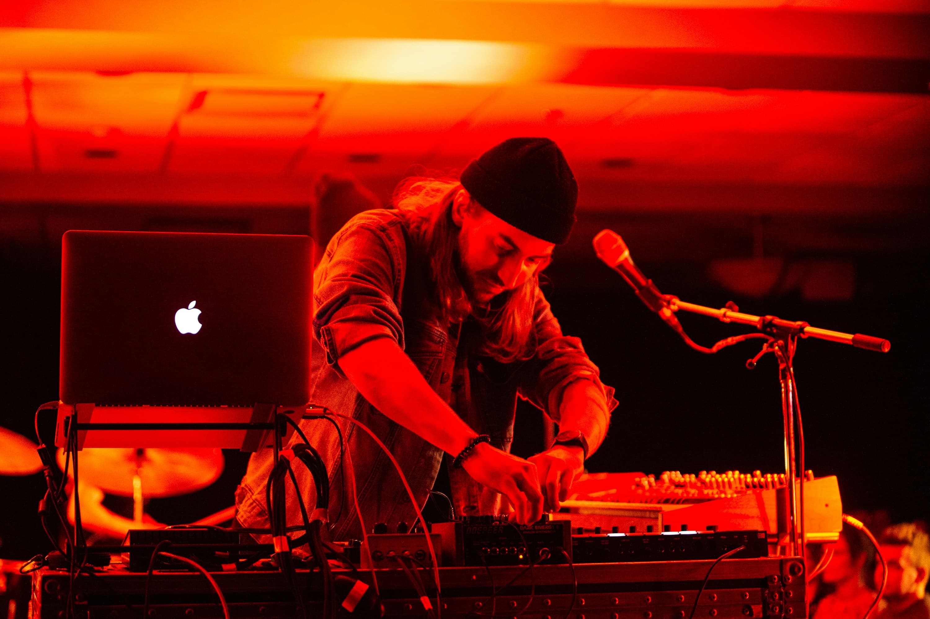 Music & Entertainment